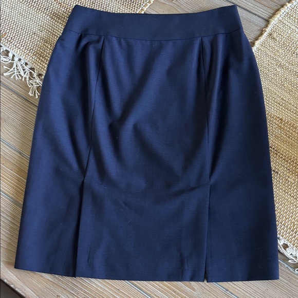 Banana Republic Classic Navy Skirt - Picture 7 of 11